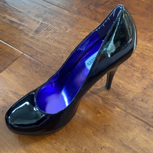 Steve Madden Trinitie Patent Leather Pump - Picture 14 of 14